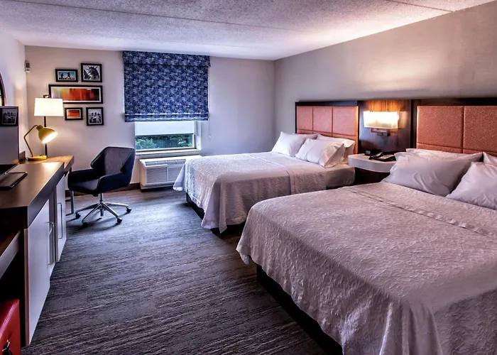 Hampton Inn & Suites Staten Island
