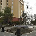 Hampton Inn & Suites Staten Island 