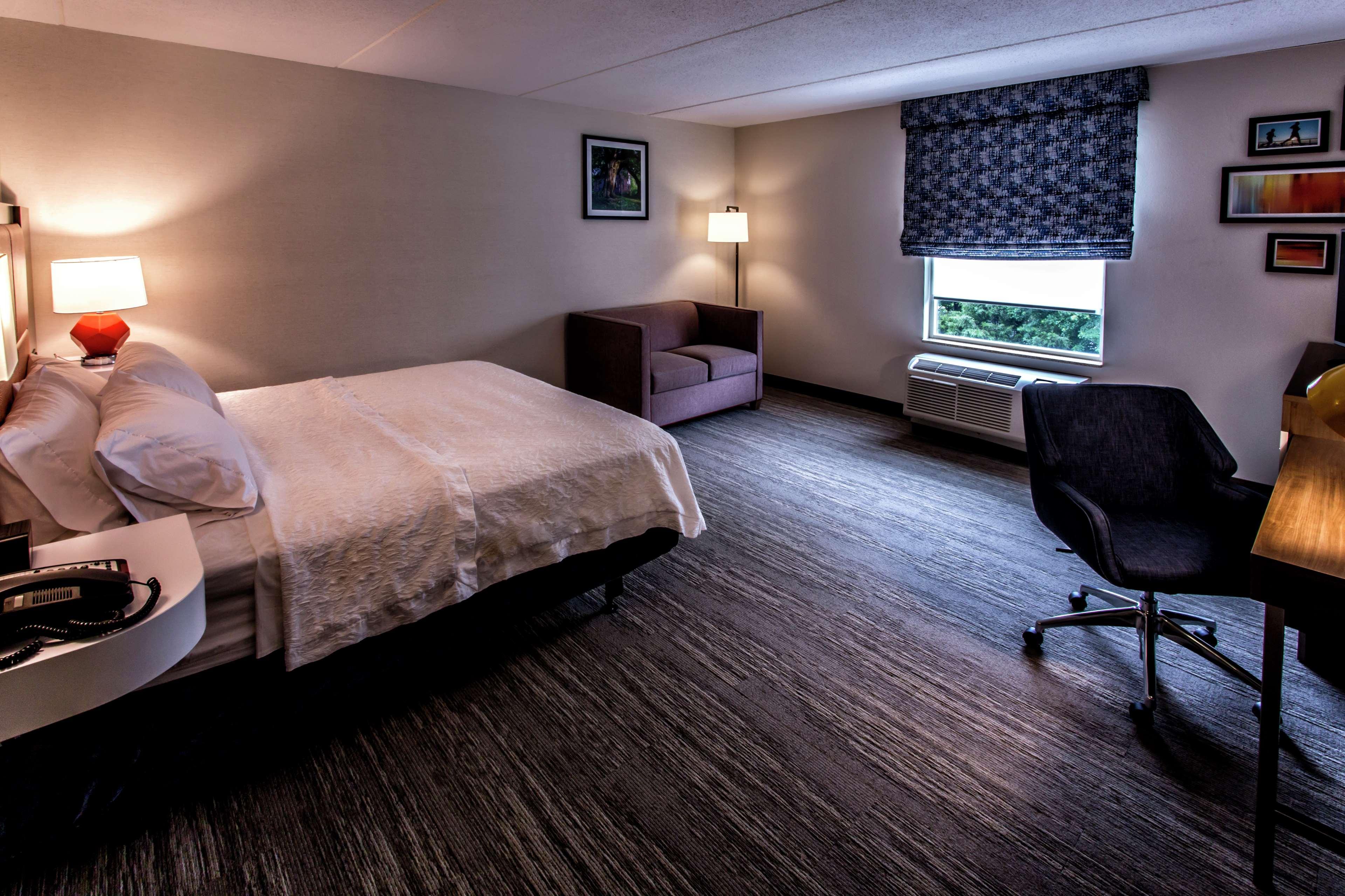 Hampton Inn&suites Staten Island 3*